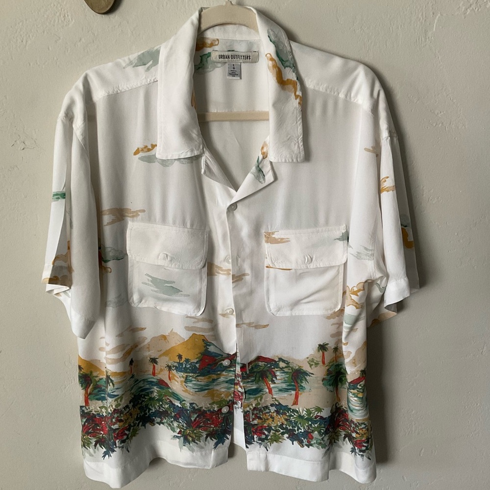 Urban Outfitters White Hawaiian Button Up Large Beachy